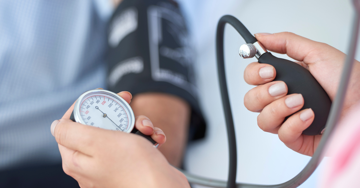 Pressão alta, como diminuir a pressão: 7 formas naturais que funcionam de verdade